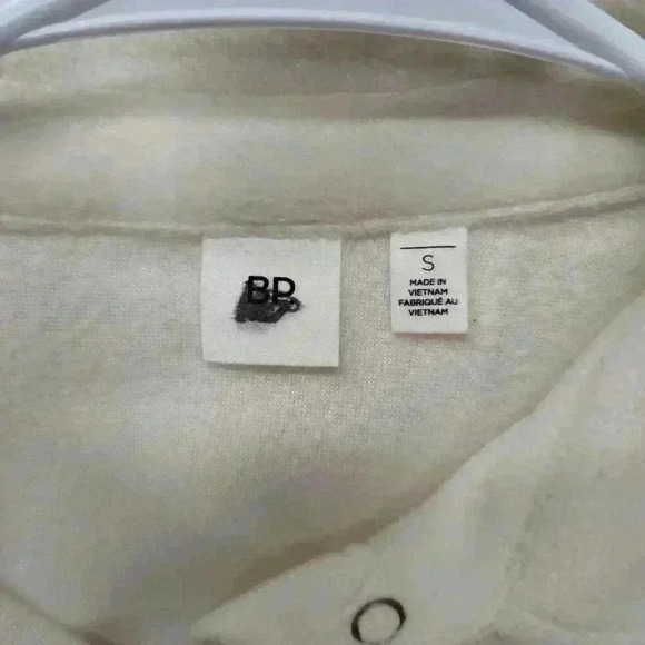 BP oversized white fleece button blouse in white , NWOT size S - Picture 3 of 5